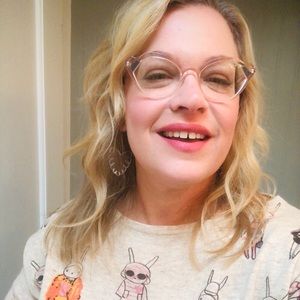 Meet your Posher, Elizabeth